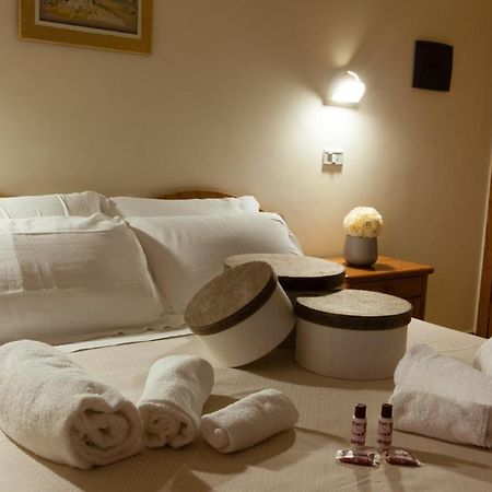 Hotel Ristorante San Giovanni ฟาแลร์นา ภายนอก รูปภาพ