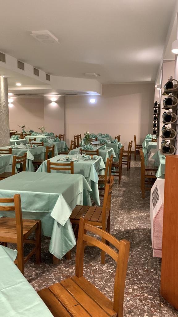 Hotel Ristorante San Giovanni ฟาแลร์นา ภายนอก รูปภาพ