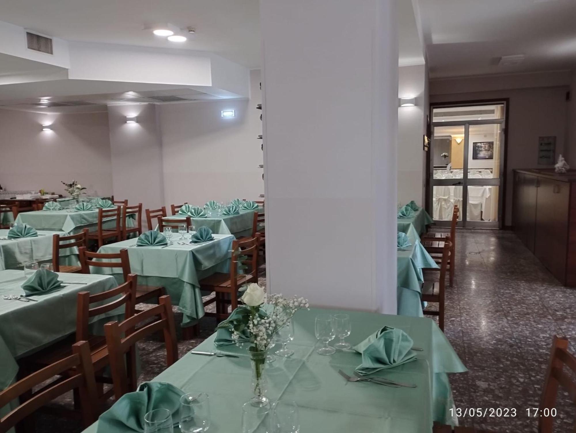 Hotel Ristorante San Giovanni ฟาแลร์นา ภายนอก รูปภาพ