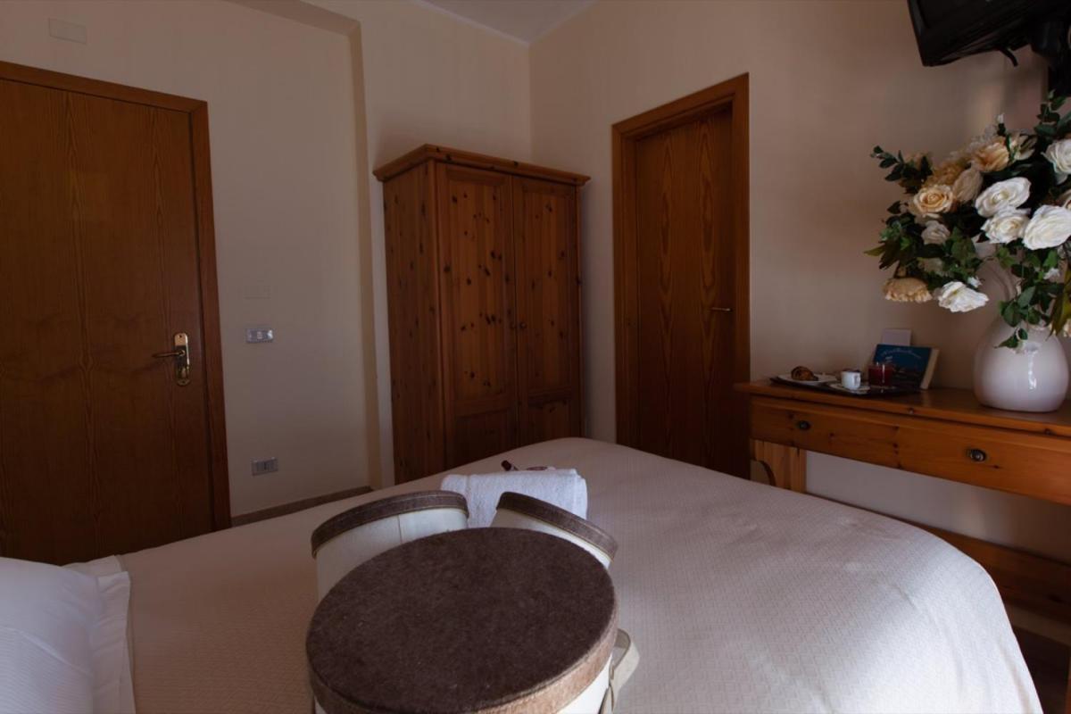 Hotel Ristorante San Giovanni ฟาแลร์นา ภายนอก รูปภาพ